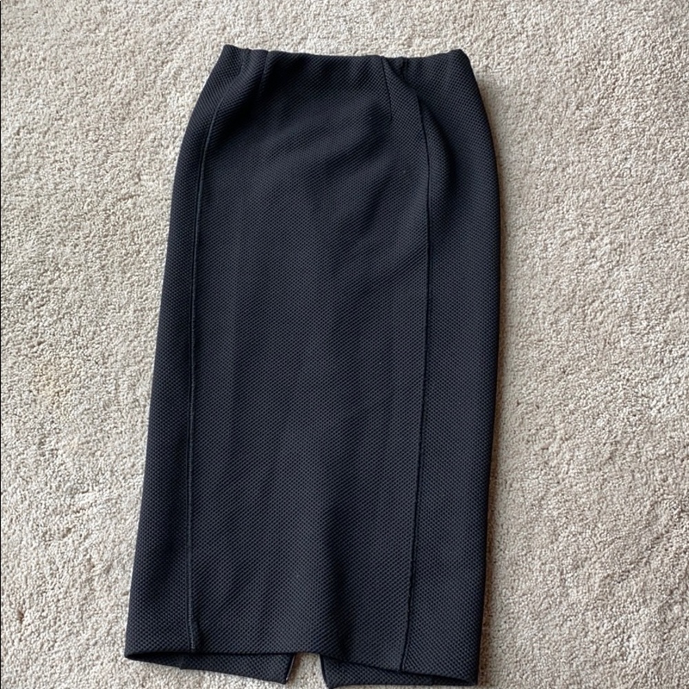 Stretchy pencil skirt
